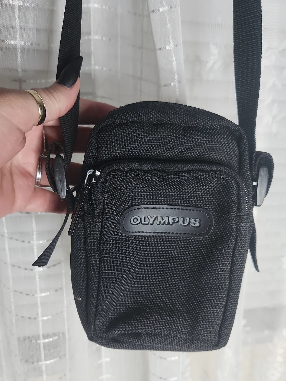 Olympus camera Crossbody bag W zippered front pocket & Adjustable Strap